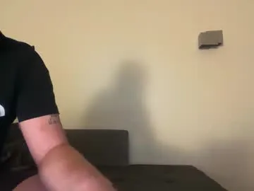 1fcbauleiter — which woman wants to do c2c with me and make each other cum without tokens. #deutsch  #german #bigcockuncut  #sexybody #cam2cam