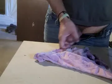 8magicstick8 — someone or 2 to fuck on here - Goal: Show Ass [50 tokens left]