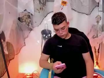 _blake_boy — show cum  #twink #bigcock #femboy #18 #cum [666 tokens remaining]