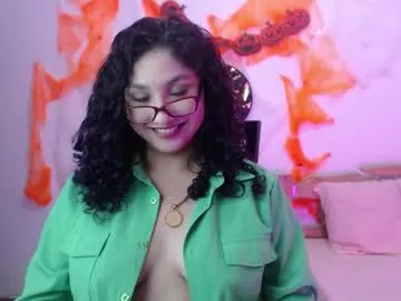 _gia_dior — [82 Left] TOP OUTSIDE #new #latina #curvy #shaved #dildo #breast