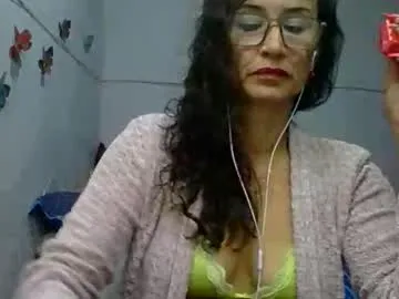 _laflaka2024 — GOAL: in toples [50 tokens remaining] Hello love welcome #smoke #milf #mature #Lesbian  #couplelesbian