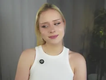 a_avine — Suck finger + eye contact  Hello.  My name is Molly. Welcome to my first stream!!! #blonde #new #teen #shy #bigboobs [10 tokens remaining]