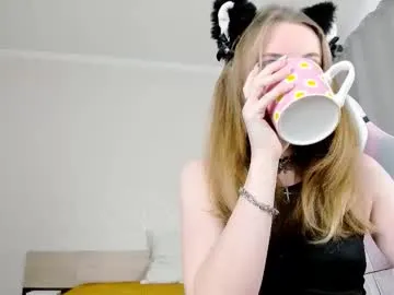 adelina_cowell — Naughty kitten needs attention // GOAL: lick fingers [38 tokens left] #deepthroat #fuckmachine #young #anal #squirt