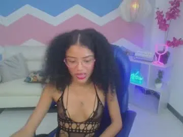 adisson_petite1 — Zoom + one finger Pussy [68 tokens remaining]