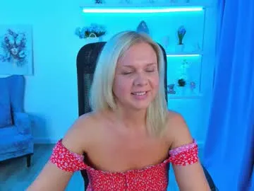 agathaklouin — #nonude #milf #blonde