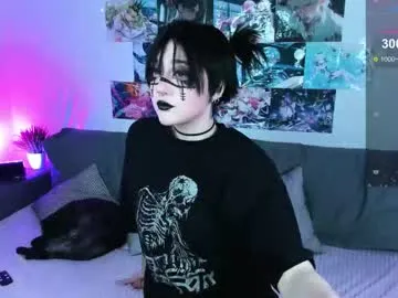 aki__ra — GOAL: Hi, Aki! <3 [111 tokens remaining] Welcome! #goth #new #cosplay #teen #cute
