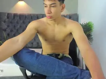 alan_redinger — Hard dick play, cum for you  / #bigcock #cum #muscle #latino #master [455 tokens remaining]