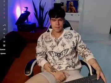 alec_spencer — hi Alec! [25 tokens left] PVT  OPEN, CUM on Guys lets have fun!!! #lovense #bigass #pvt #latino #feet