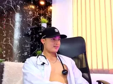 alexander_ferre — Flex + Kiss to cam [50 tokens left] #lovense #cum #muscle #monstercock  #ass
