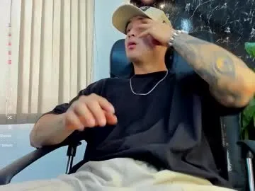 alexander_ferre — Flex + Kiss to cam [50 tokens left] #lovense #cum #muscle #bigbcock #ass