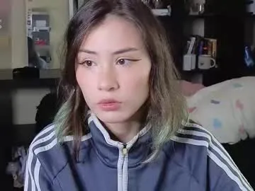 alicekit — its my lazy birthday! change ugly sweater to brassiere [333 tokens left] #teen #asian #blowjob #mistress #feet