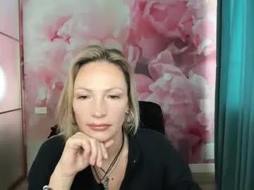 alinamoor — Topless [202 tokens remaining]