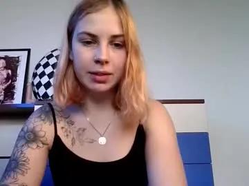 Chaturbate alismoona is Freechat alismoona — I'm back! I got a lovense! #lovense, #shy, #teen, #new, #18 #