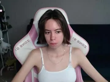 allie_hazie — GOAL: boobs close up [221 tokens remaining] Welcome to my home^^ #lovense #smalltits #piercing #natural #thin