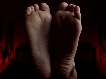 amanita__pantherina — Time for magic #mistress #femdom #feet #hypno #humiliation -- Current Goal: Show worship to your Mistress at 100 tokens -- Next Goal: Thank you, Mistress [54 tokens to goal]