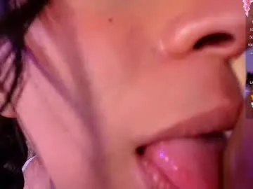 amber_curly — play with my boobs with saliva  #cute #daddysgirl #deepthroat #latina #saliva heyyy guys, we will be happy together !! [71 tokens remaining]
