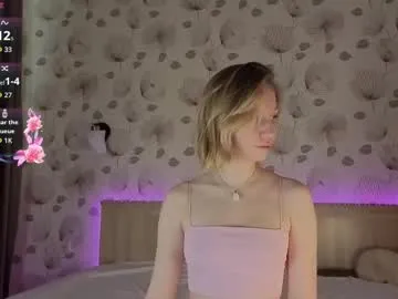 ameliamurrr — GOAL: Sexy Dance [300 tokens remaining] hey i'm back:) #sexy #squirt #18 #teen #skinny
