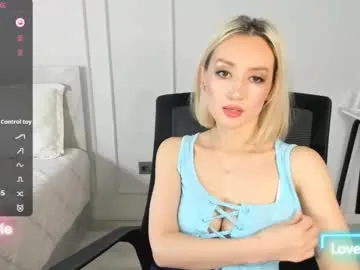 amiwong — Let's dance!  #asian #bigboobs #cum #squirt - Goal: top off [499 tokens remaining]