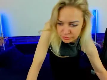 anna_snow9 — Goal: ToplessDance(.)(.) #dance #dirtytalk #twerk #party #kinky - Next Goal: Fully naked