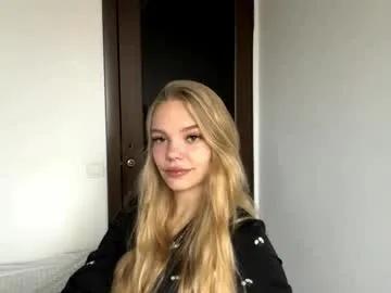 argeliaboivin — Goal: sexy looking into your eyes <3 Hi, my name is Amelia^^ I'm #new and this is my first day #shy #nenu #18 #blonde [33 tokens remaining]