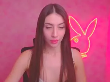 ariana_muur — GOAL: shake your ass [388 tokens remaining] Welcome to my room! #shy #20 #natural #bigass #smalltits #beautiful