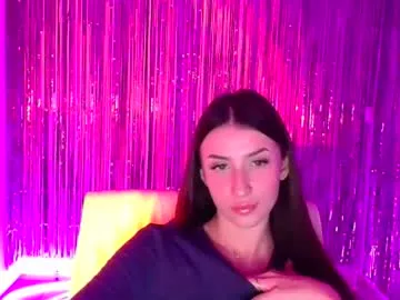 ariana_muur — GOAL: Body tour [496 tokens remaining] Welcome to my room! #shy #18 #natural #bigass #smalltits