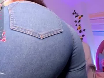 ariiah_walker_ — GOAL: Sexy naked [111 tokens remaining] Hello! PVT RECORDING INCLUDED!! #jeans #squirt #bigass #latina #natural