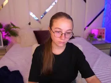 arrinawair — GOAL: Give me flowers  #cute #18 #shy #ukraIne #daddysgirl   [178 tokens remaining]