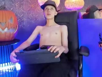 arthurcox_ — GOAL:  Big Cum Show [999 tokens remaining] Welcome to my room! #new #bigcock #latino #cum #young