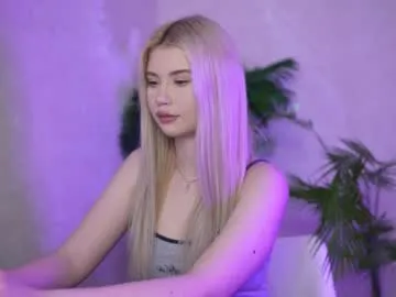 ashleyniko — Hello! Im Ashley, welcome! Goal: show outfit #new #shy #blonde #feet [22 tokens remaining]