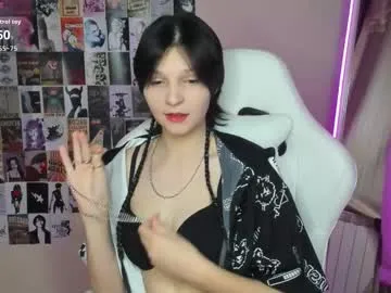 audreyykim — GOAL: Air kiss  [22 tokens remaining] I am a new model and I am very glad to meet new people!)Welcome to my room! #teen #shy #18 #lovense #new