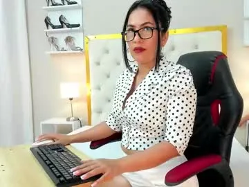 aura_sanders1 — model sexy outfit [20 tokens left] If you want to see me drip your tokens you must give  #mature #pantyhose #heels #feet #goddess