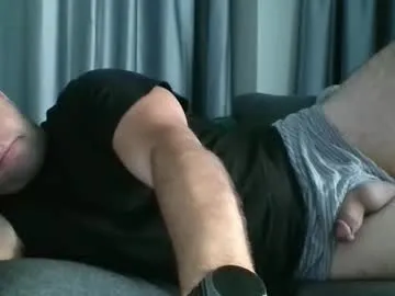 averagejoe2025 — Goal 1 : Cum on camera (400 tokens remaining)