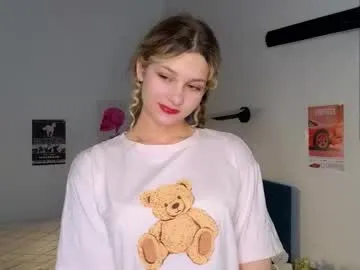 baby_ruth — Help me to reach 100 thumps up ^^ Goal: Bite my lips close up #shy #cute #young #18 [24 tokens remaining]