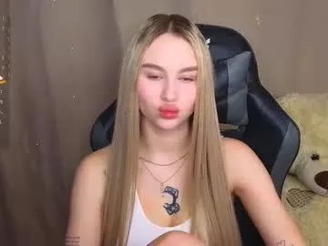 barbieee_doll — GOAL: make me happy [443 tokens remaining] Welcome to my room! Subscribe please! #blonde #natural #new #teen #bigboobs