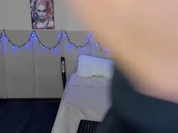 barbiemuscle1 — Topless muscle show [10 tokens left] #muscle #fit #mature #milf #feet