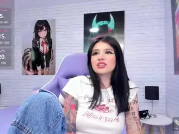 bella_clarck — A kitten ready to purr in your ear #latina #young #lovense #natural #cute