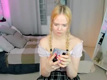 bellamontgomery — Welcome to my room! - Goal: Completely naked one song^^ [131 tokens left] #skinny #daddysgirl #shy #18 #new