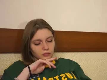 berniecebotras — Hello, just my fourth day here, be my friends and my goal:Hello!!! #new #shy #18 #young #natural [14 tokens remaining]