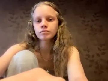 berniecemontell — GOAL:look into your eyes Hi! My name is Sophia. I'm new here! Wish me luck! :) #teen #skinny #natural #young #18 [15 tokens remaining]
