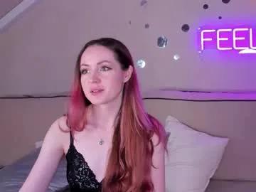 berta_kelly — GOAL: TEASE BOOBS [33 tokens remaining] Welcome to my room! #teen #young #smalltits #lovense #natural