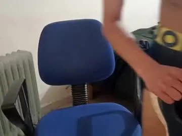 bigdickcurve_ — Freechat on Chaturbate