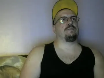 bigxcountry_39 — hi im new ,just seeing what chaturbate is all about. i cant talk that loud cause theres other people in the house