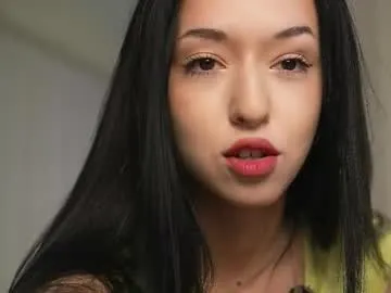blade_emi_ — Hi   // GOAL: Hello to everyone [11 tokens left] #new #teen #18 #skinny #shy