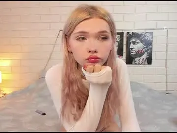 blondy_fina — Make my dick hard and show to u [376 tokens left] #new #teen #trans #anal #18