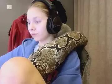 brandamatteson — Kisses you  #shy #teen #cute #new #18 [12 tokens remaining]