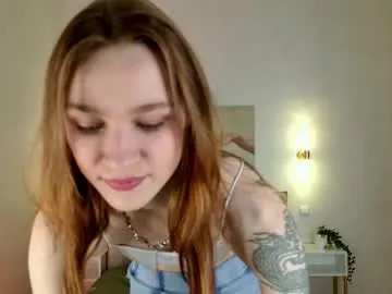 c_moonie_ — Show tongue | Hi, my first day here! | #new #18 #bigass #shy #skinny [33 tokens remaining]