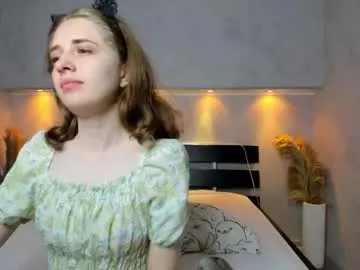 camilla_kelly — GOAL: hand bra [0 tokens remaining] Hi im Camilla and i want to have fun with you #skinny #shy #nonude #lovense #new