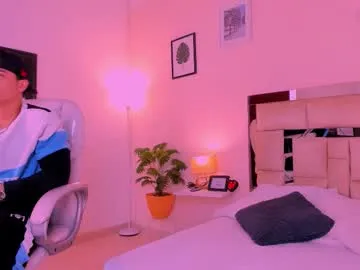 candyygirl_1 — GOAL: Play with tits and spit them [99 tokens remaining] 