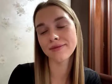 cassipurkey — GOAL: air kiss [19 tokens remaining] Hello, my name is Annesa! Welcome to my room! #new #18 #shy #skinny #cute